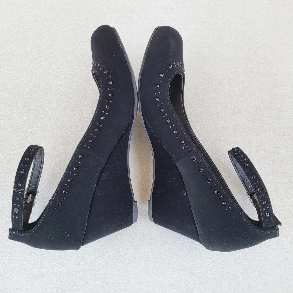 NEW Me Too Mickey1 Wedge Shoes Size 5.5M
